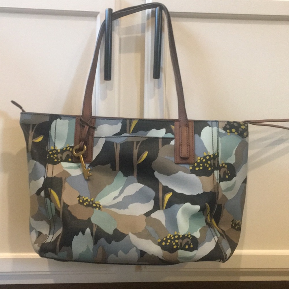 Fossil bag with bonus small wallet and make up bag!